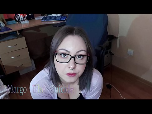 ❤️ Духтари Санобар бо айнак Дилдо амиқ дар камера ❤️ Супер секс дар мо ☑